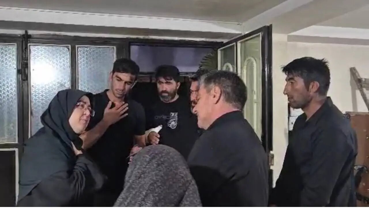 فاطمه مهاجرانی در منزل مرحومه الهه حسین‌نژاد