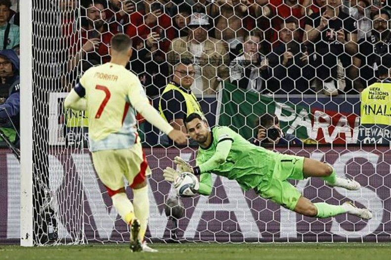 خراب شدن پنالتی توسط موراتا