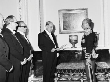 گزارش تصویری از مراسم عید غدیر در دربار پهلوی!