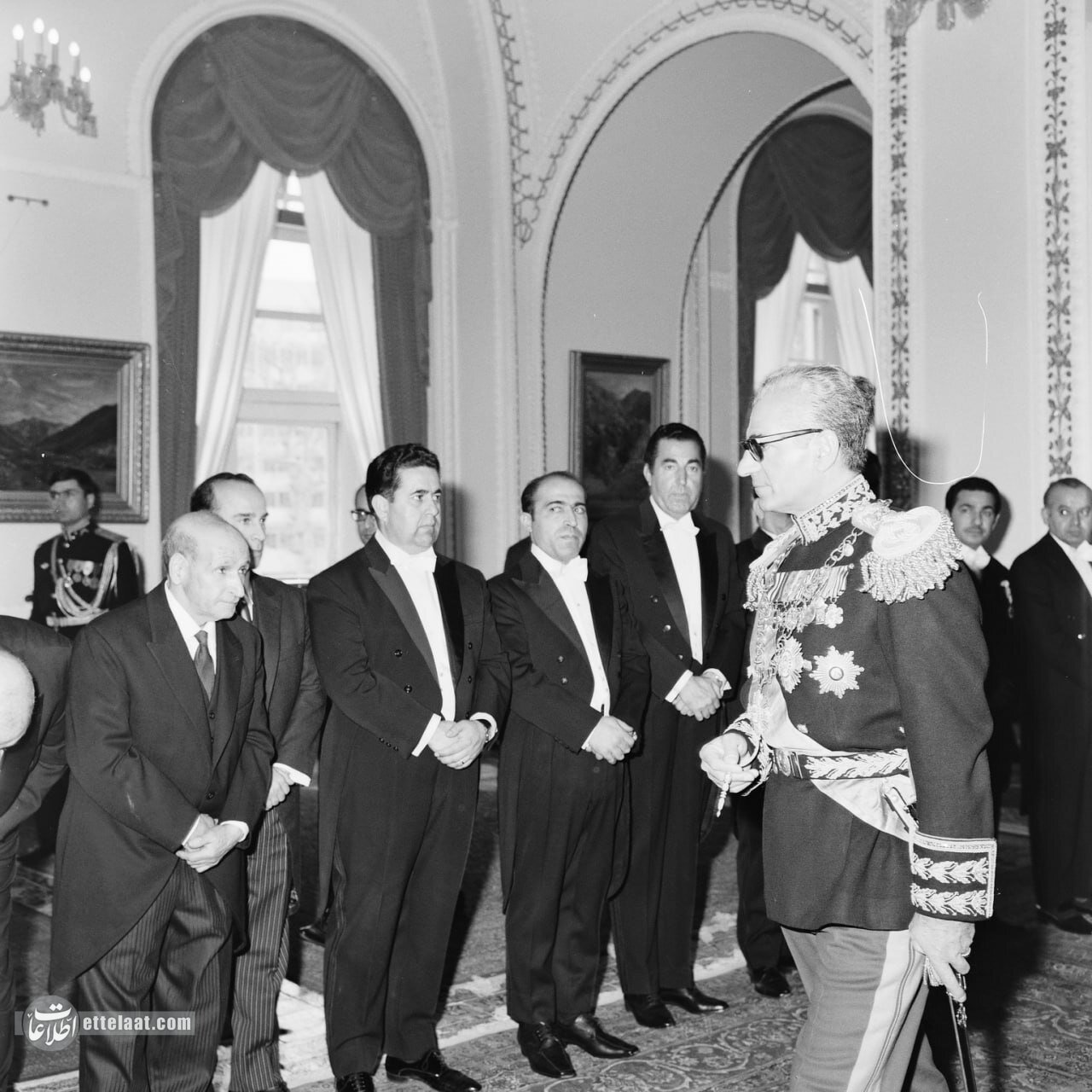 گزارش تصویری از مراسم عید غدیر در دربار پهلوی!