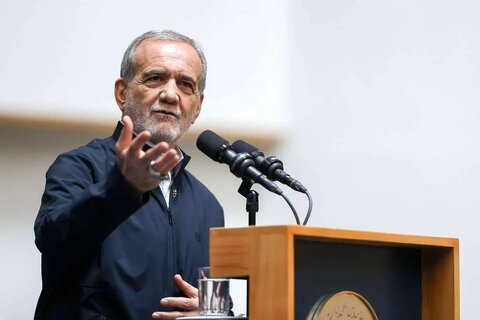 پزشکیان: باید مردم را در تصمیم‌گیری، مدیریت و امنیت مشارکت دهیم