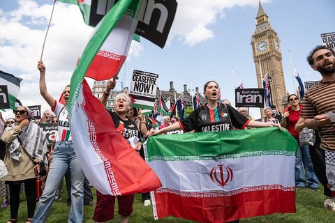 مردم بخاطر ایران خیابان‌های لندن را شلوغ کردند! +عکس