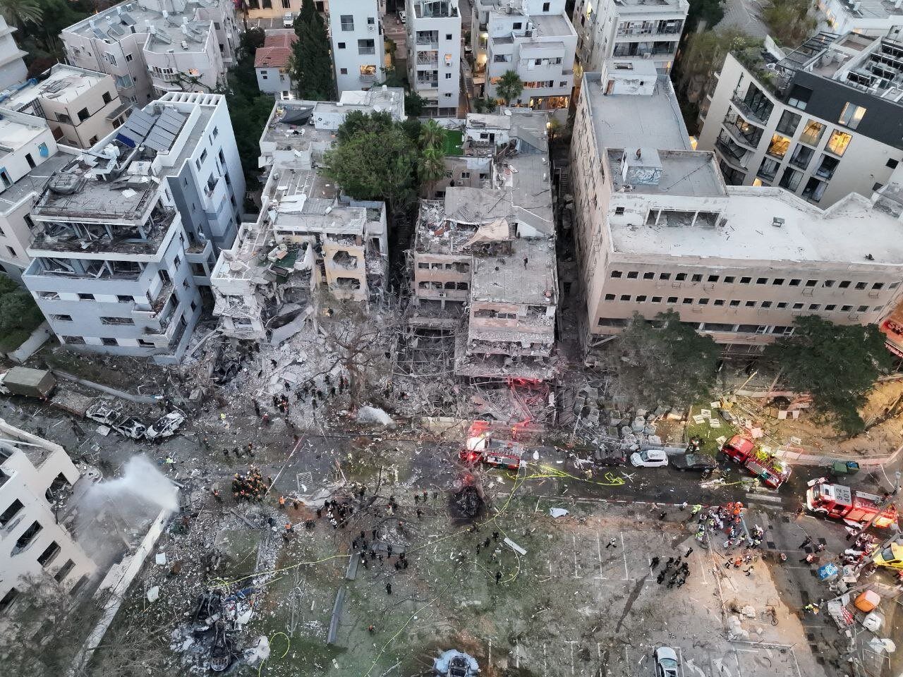 فلج شدن گنبد آهنین، نابودی نیروگاه برق و پالایشگاه حیفا در حمله بامداد دوشنبه با ۱۰۰ موشک جدید +ویدیو