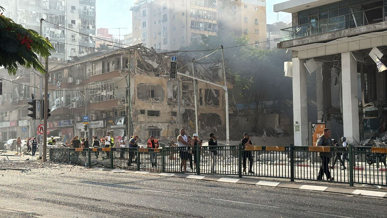هدف قرارگرفتن مرکز تولید بمب بیولوژیکی اسرائیل در بزرگترین حمله موشکی هدف قرارگرفتن مرکز تولید بمب بیولوژیکی اسرائیل در بزرگترین حمله موشکی