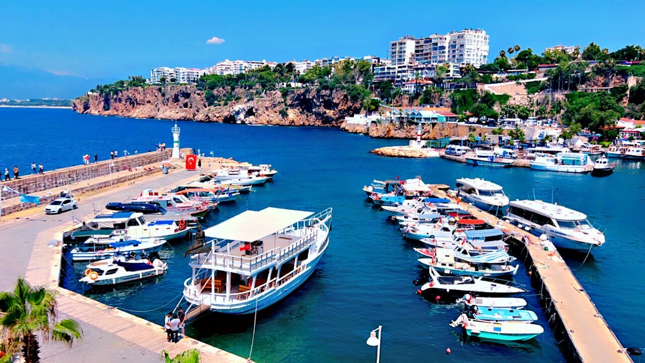 هزینه بلیط هواپیما تهران آنتالیا به چه صورت است؟