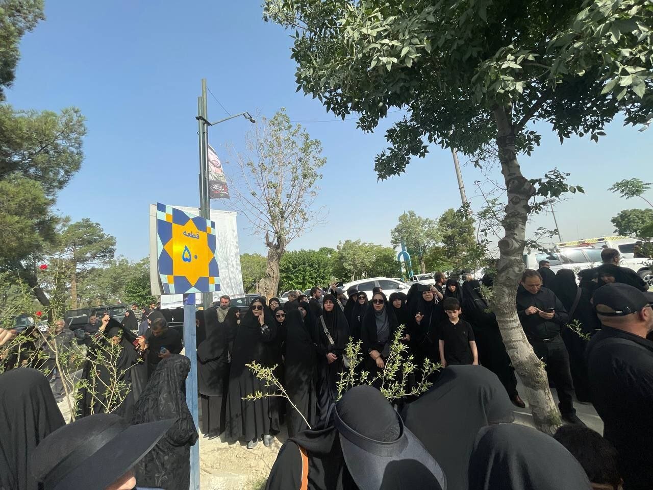 اولین تصاویر از مراسم خاکسپاری سردار حاجی‌زاده منتشر شد