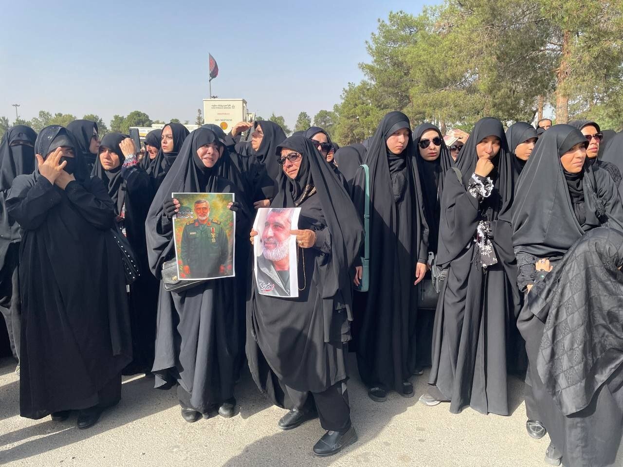 اولین تصاویر از مراسم خاکسپاری سردار حاجی‌زاده منتشر شد