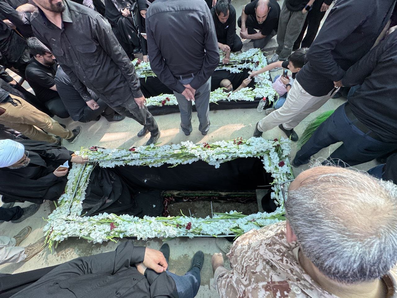 نخستین تصاویر از آرامگاه ابدی سردار سلامی و سردار حاجیزاده