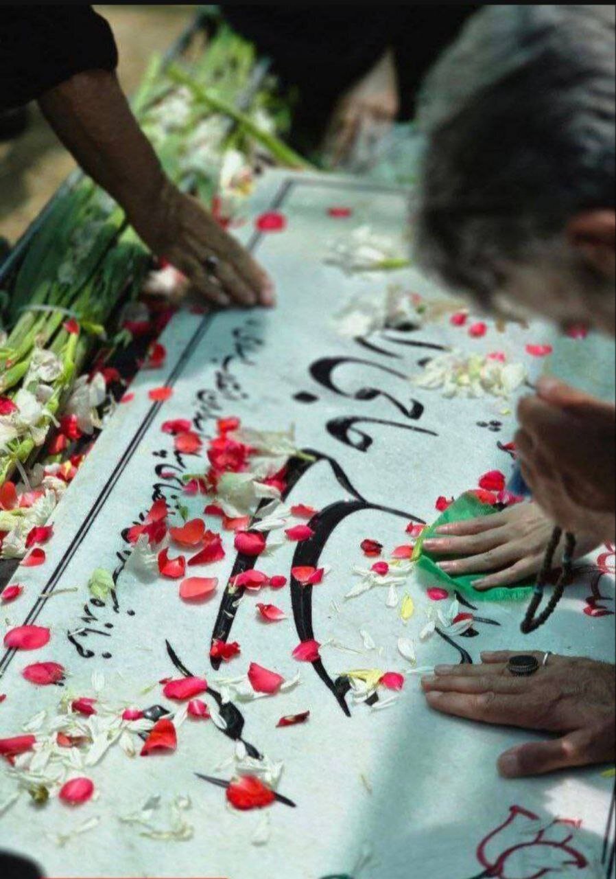 اولین تصویر از سنگ مزار سردار حاجیزاده منتشر شد