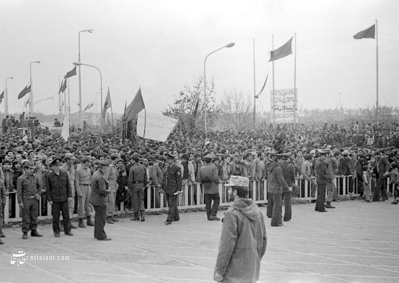 عکسهای منتشرنشده از عاشورایی که مردم به میدان آزادی رفتند!
