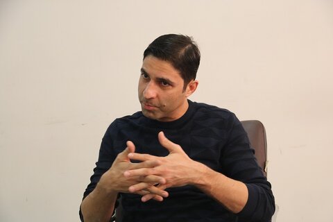 این کتاب زندگی وحید هاشمیان را زیر و رو کرد
