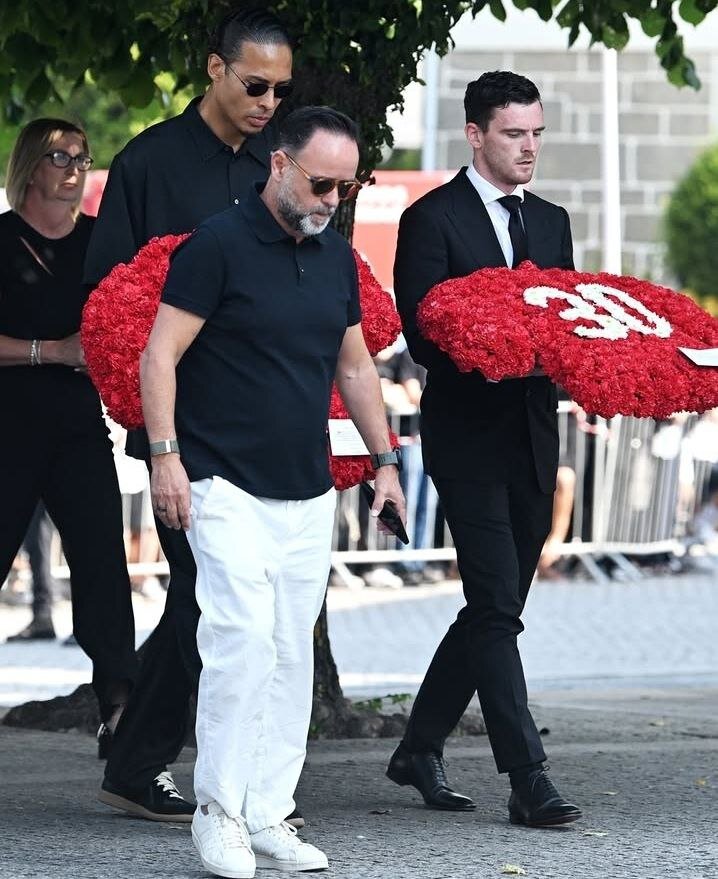 رابرتسون و فندایک در مراسم خاکسپاری دیگو ژوتا