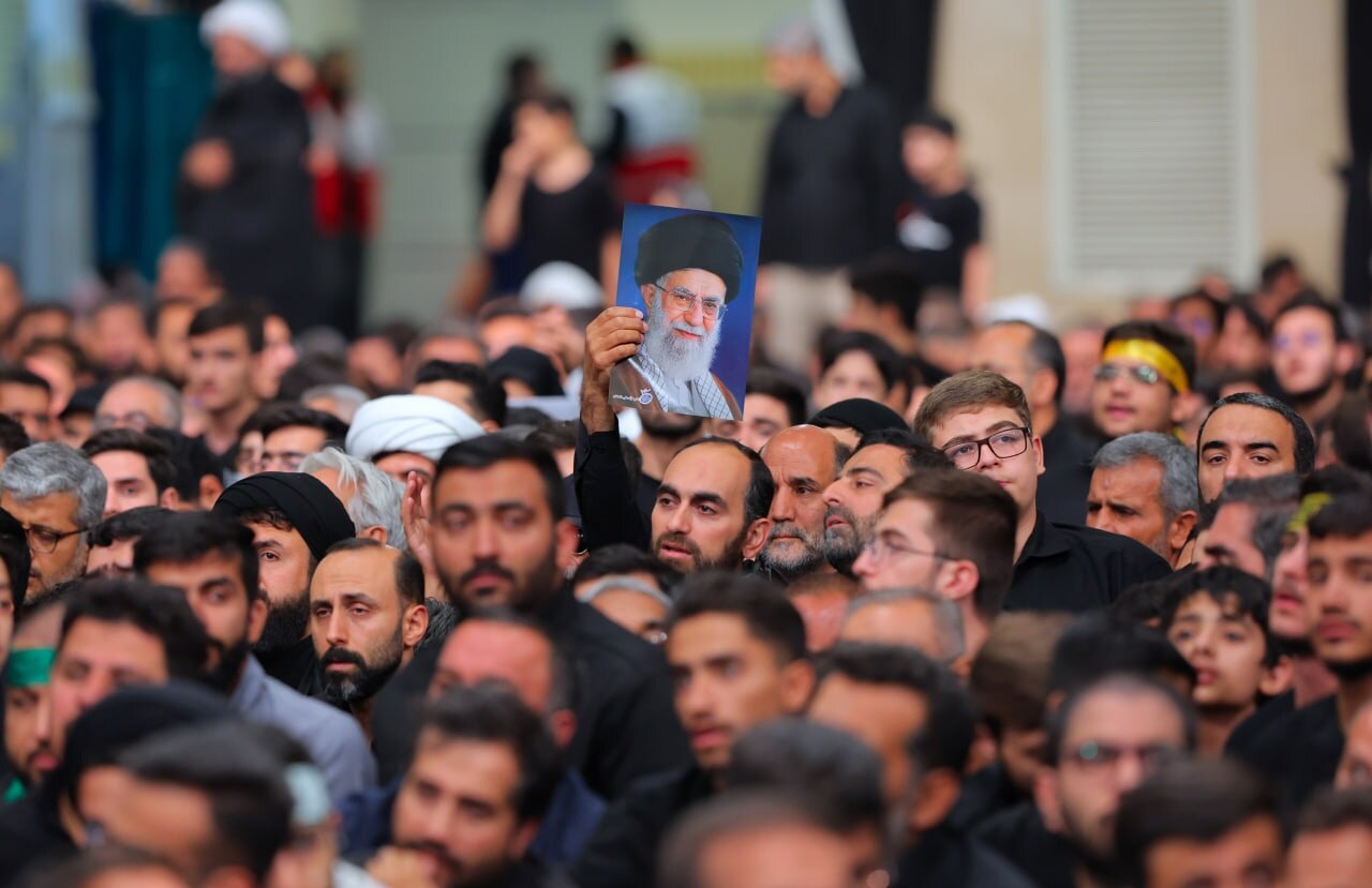 آخرین شب عزاداری در بیت رهبری برگزار شد +عکس و ویدیو