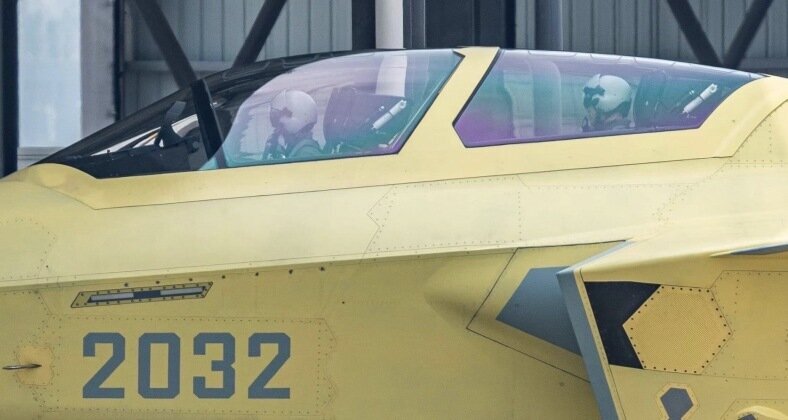 جنگنده نسل پنج با دو سرنشین