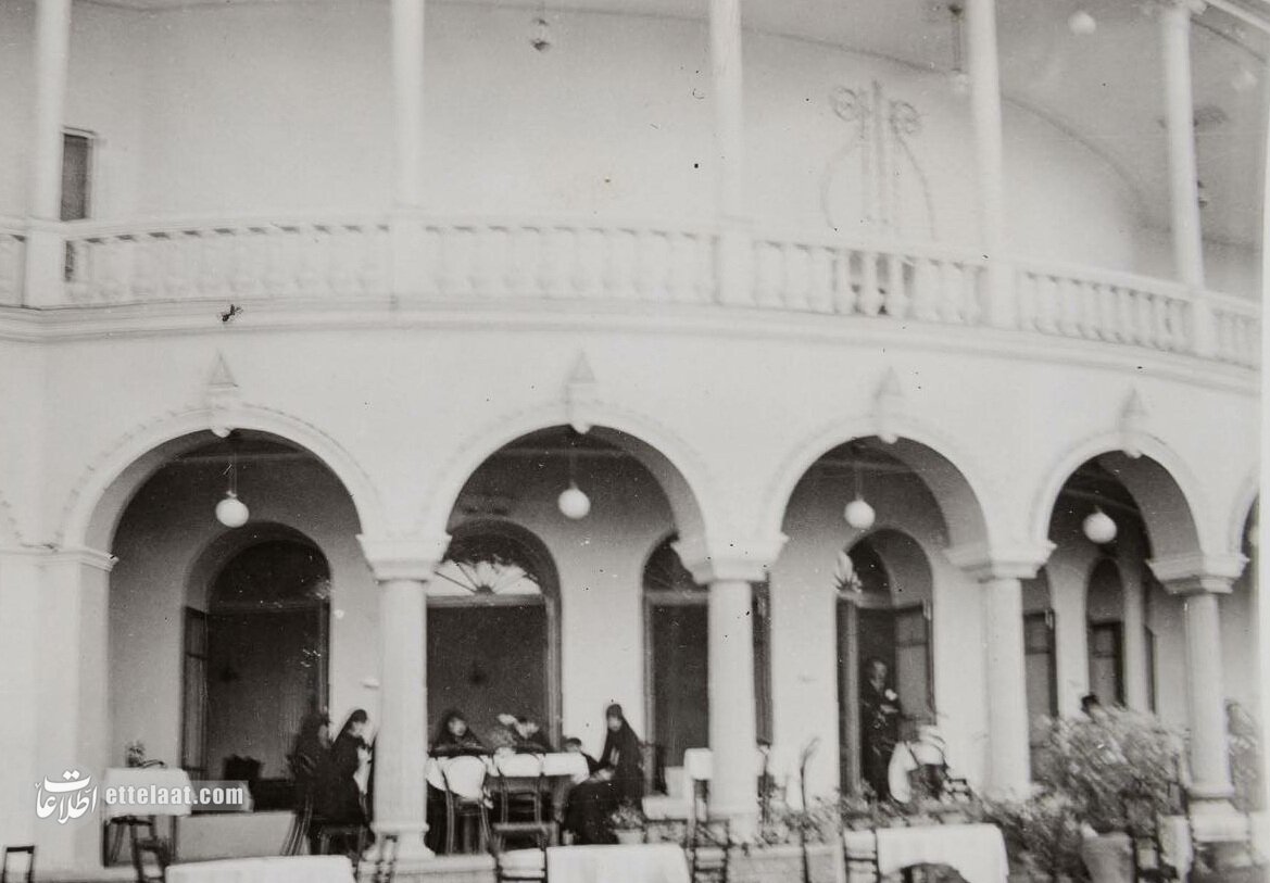 منوی مهمترین کافه تهران در سال ۱۳۱۴ را ببینید!