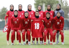 ویدیو| دختران فوتبال ایران با این سلام نظامی خبرساز شدند