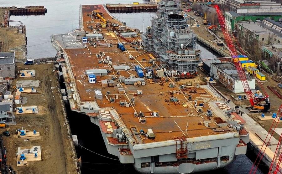 روسها تنها ناو هواپیمابر خود را متلاشی میکنند؟ + عکس