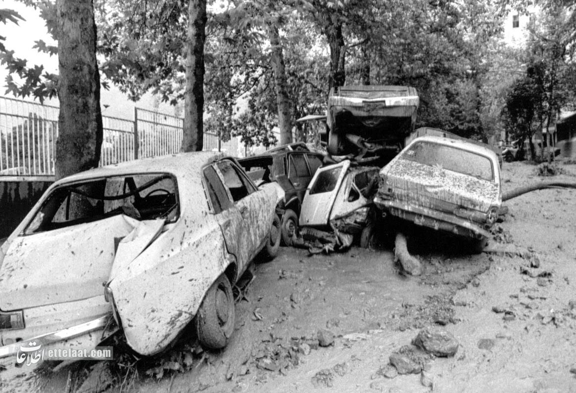 عکسهای منتشر نشده از بزرگترین سیل تاریخ تهران را ببینید!