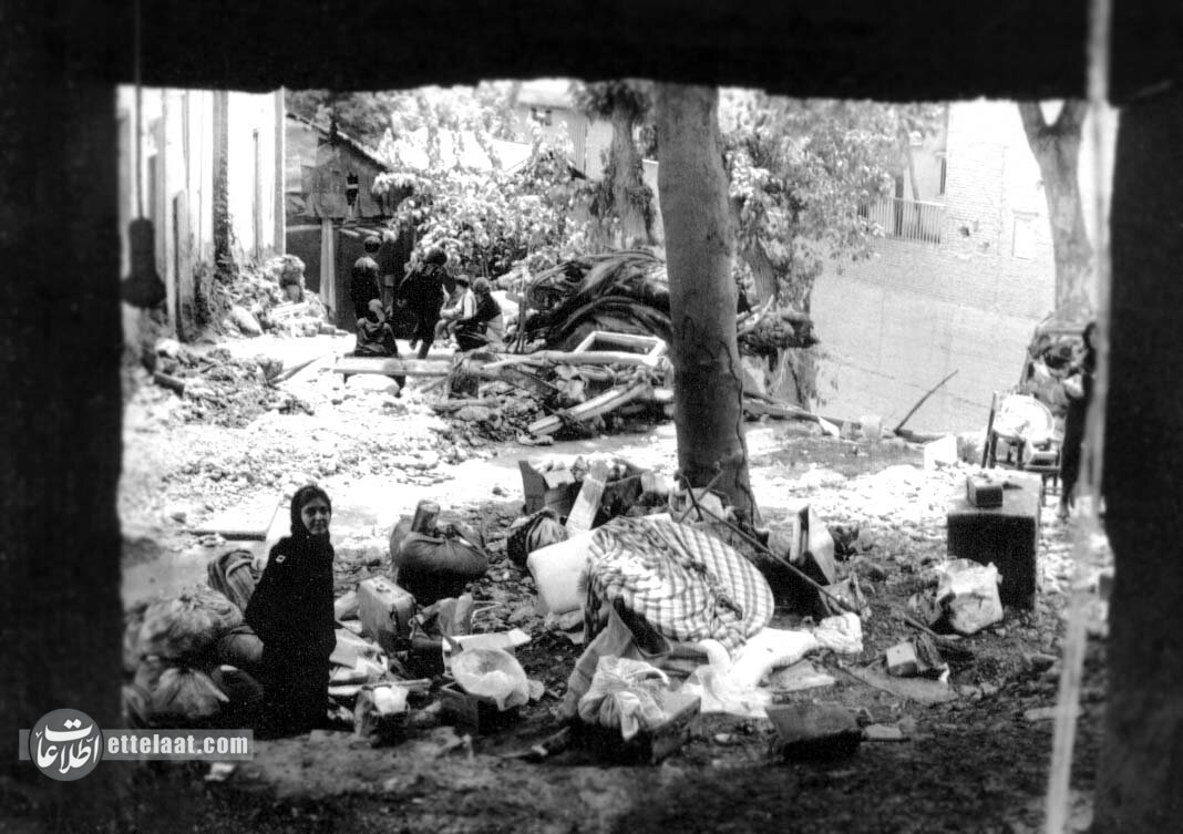 عکسهای منتشر نشده از بزرگترین سیل تاریخ تهران را ببینید!