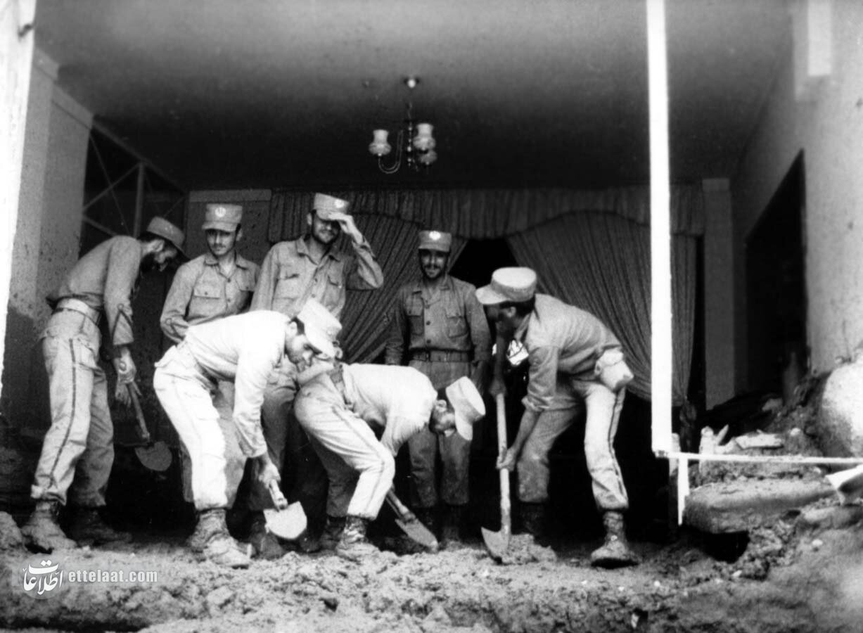 عکسهای منتشر نشده از بزرگترین سیل تاریخ تهران را ببینید!