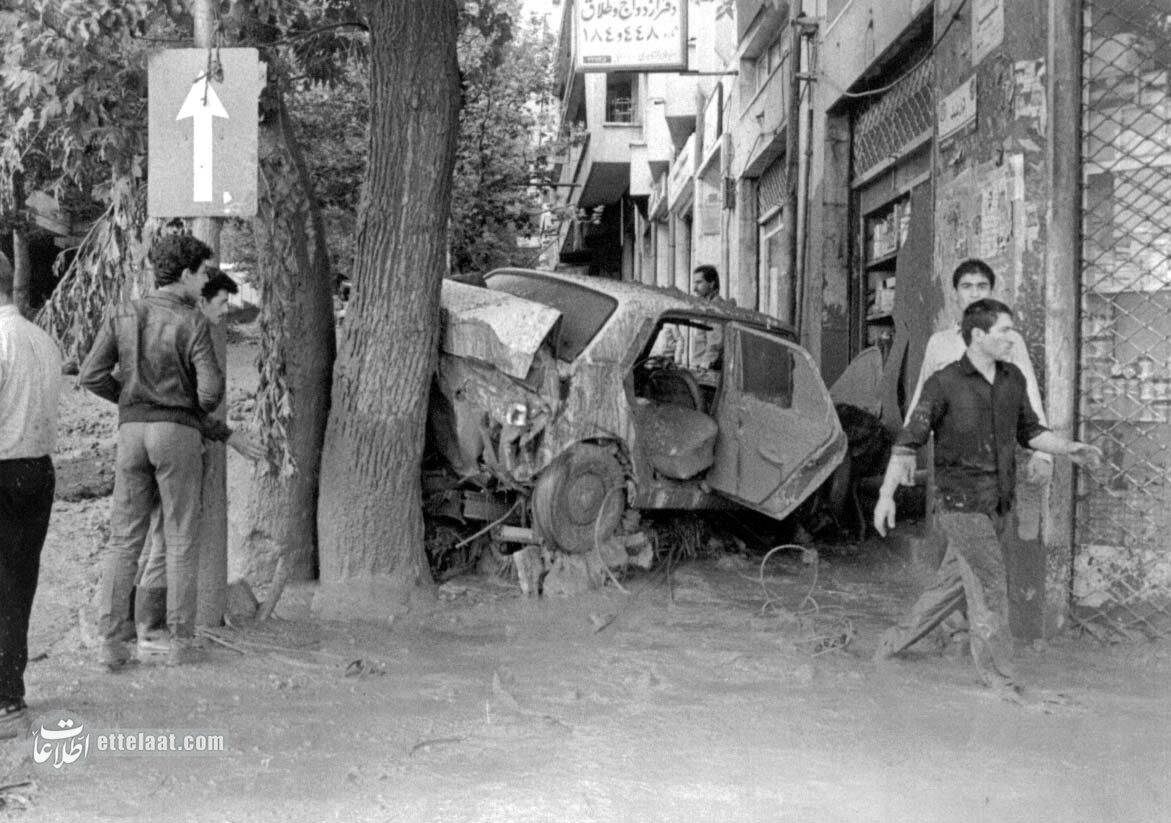 عکسهای منتشر نشده از بزرگترین سیل تاریخ تهران را ببینید!