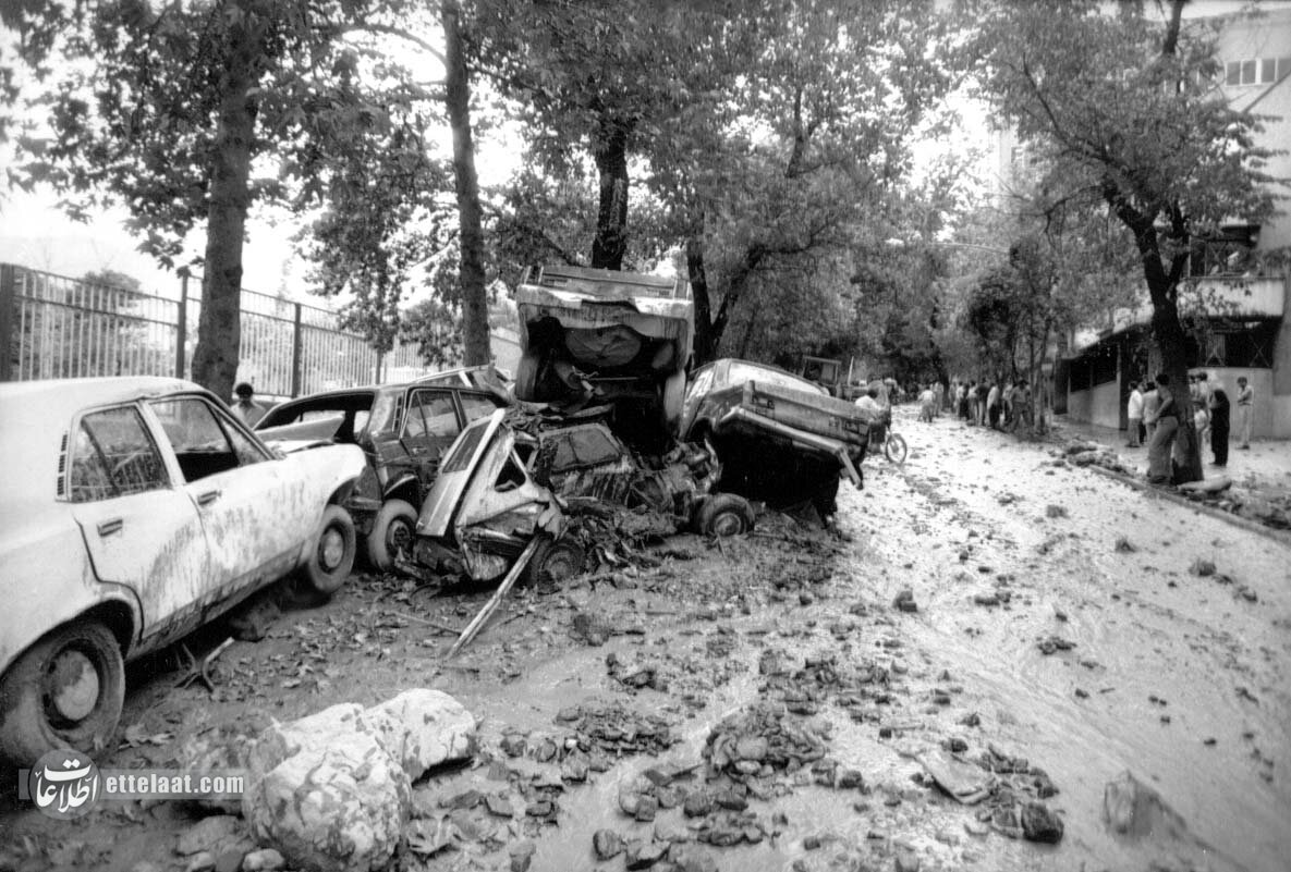 عکسهای منتشر نشده از بزرگترین سیل تاریخ تهران را ببینید!