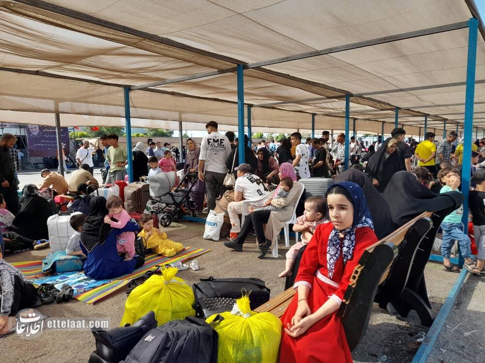 گزارش اختصاصی اطلاعات از روند بازگشت مهاجران غیرمجاز افغان؛ وداع با وطن دوم در نقطه صفر مرزی +تصاویر