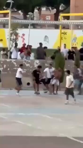 شورش مردم اسپانیا علیه مهاجران بعد از یک حمله خشونت‌آمیز +ویدیو