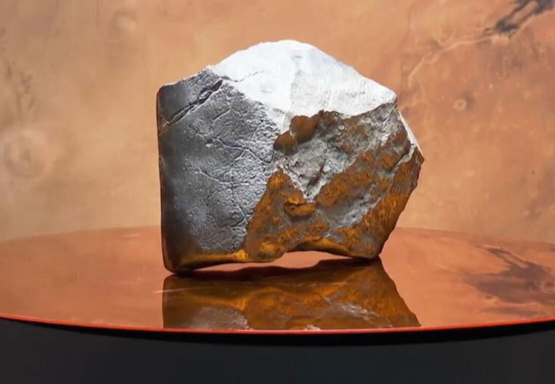 بزرگترین شهابسنگ مریخی ۵.۳ میلیون دلار فروخته شد +عکس