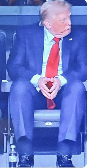 سخنگوی کاخ سفید بیماری جدید ترامپ را لوداد! +ویدیو