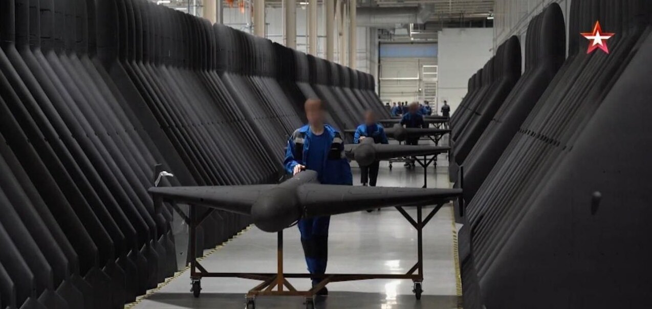 عکس‌های خط تولید پهپادهای انتحاری شاهد ۱۳۶ در روسیه