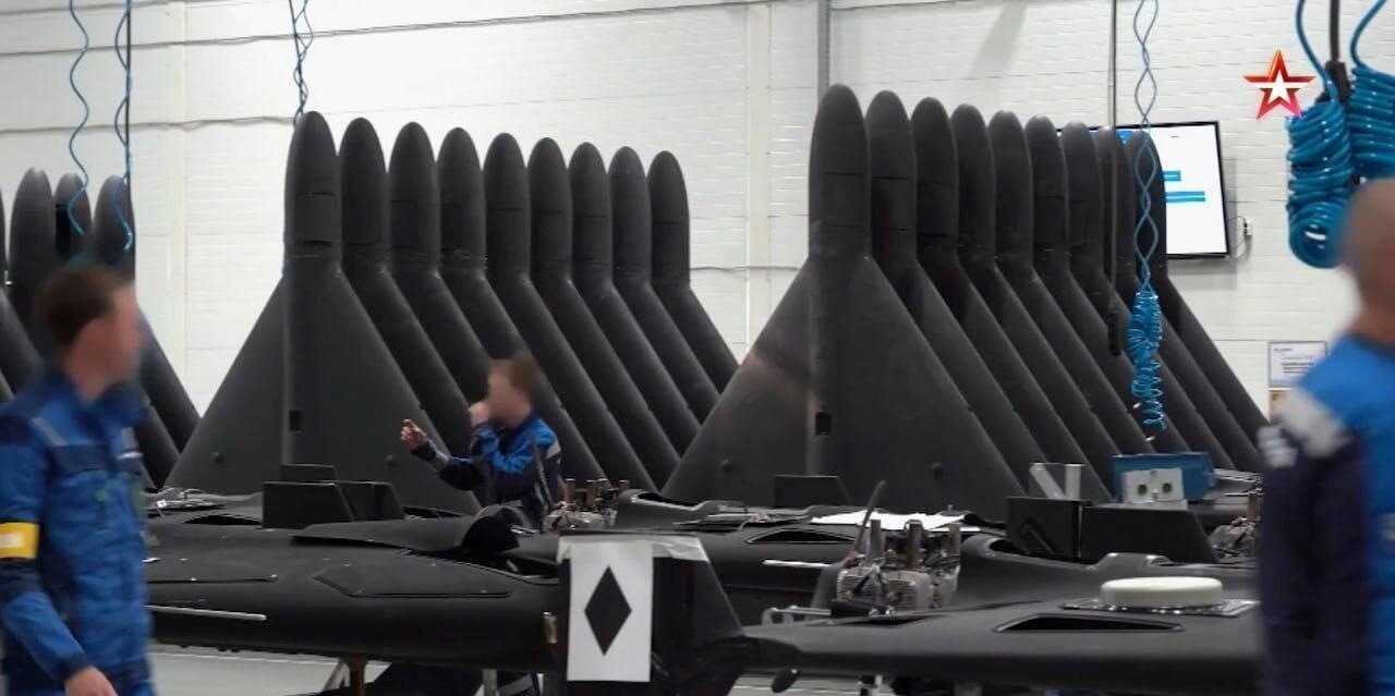 عکسهای خط تولید پهپادهای انتحاری شاهد ۱۳۶ در روسیه