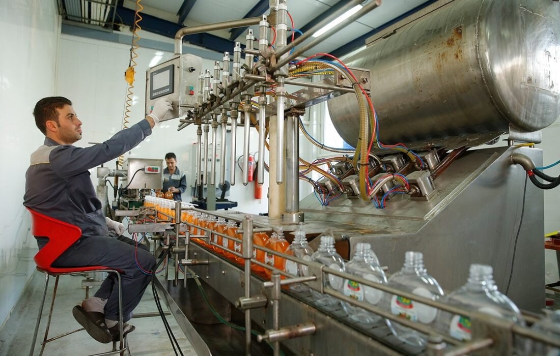 ۷۰۰ کارخانه خراسان رضوی در خط مقدم جنگ تحمیلی خوش درخشیدند