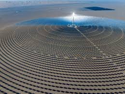 استفاده جالب چینی‌ها از هزاران آینه در بیابان! +ویدیو