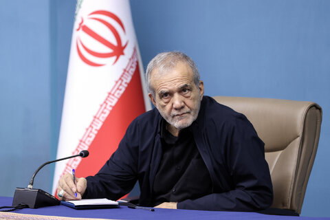 واکنش پزشکیان به انتقاد یک روحانی درباره حجاب: مسجد محل برای همین است/ دخترم هم گاهی حرف من را قبول ندارد، زور بگویم؟ +ویدیو