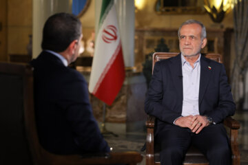 پزشکیان خطاب به مجری: به حرف همکارانم گوش نده! +ویدیو