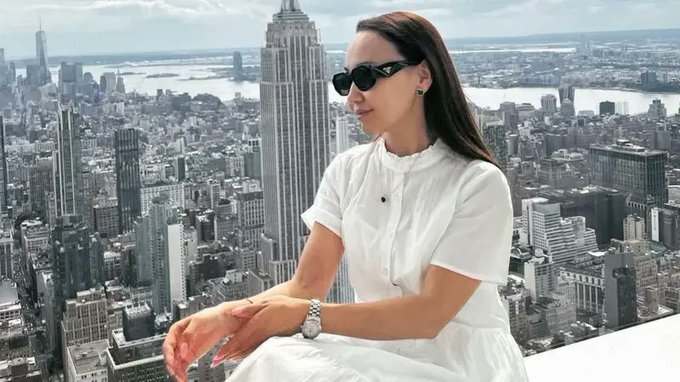 این مادر و دختر سر مردم قزاقستان را کلاه گذاشتند!