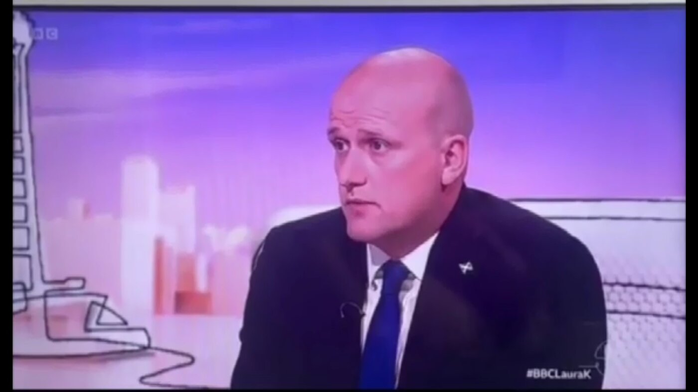 استیو فلین، نماینده حزب ملی اسکاتلند