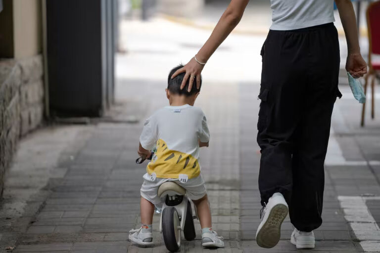 بحران جمعیت به چین رسید؛ بچه بیاورید، پول نقد بگیرید!