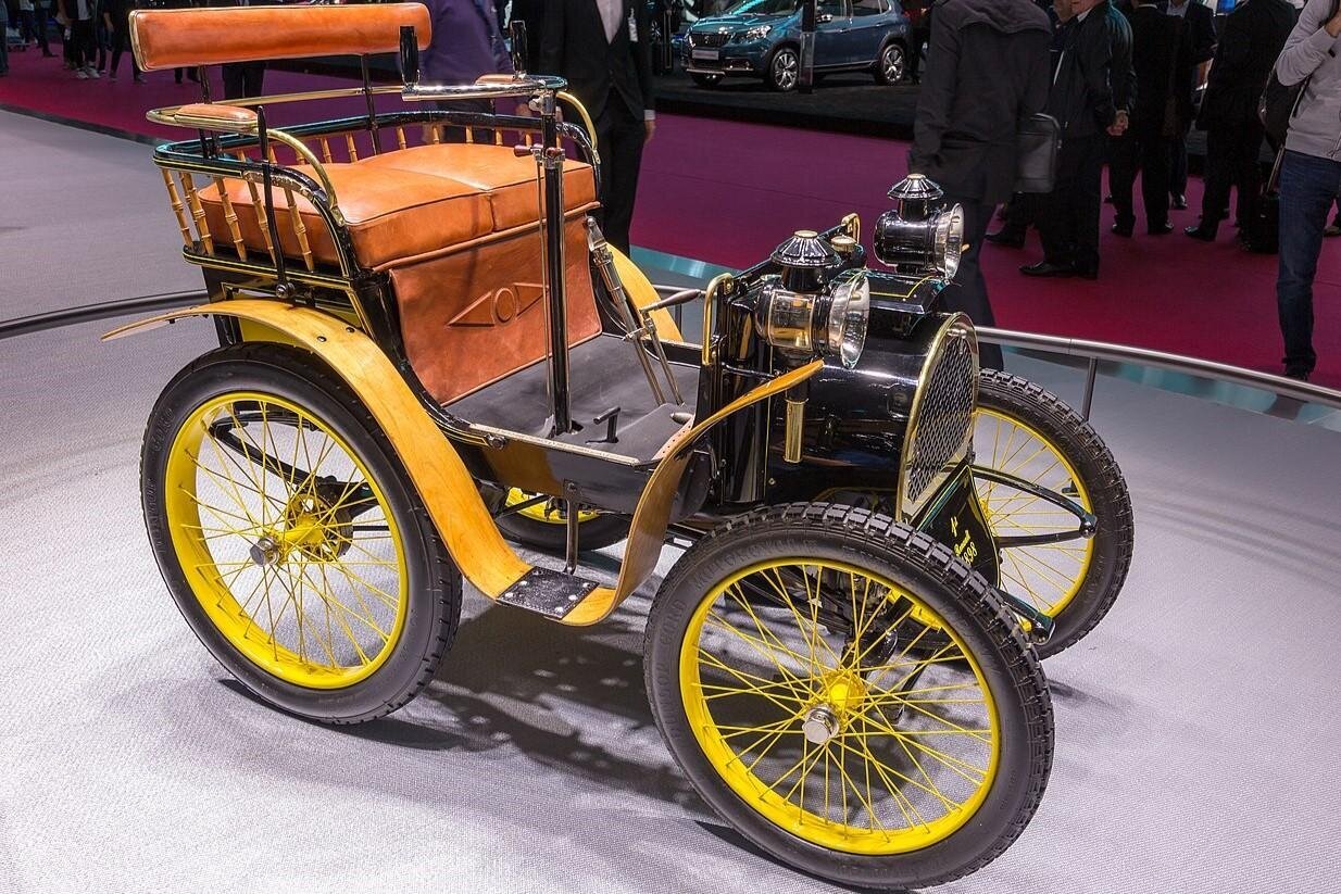 اولین خودروی رنو