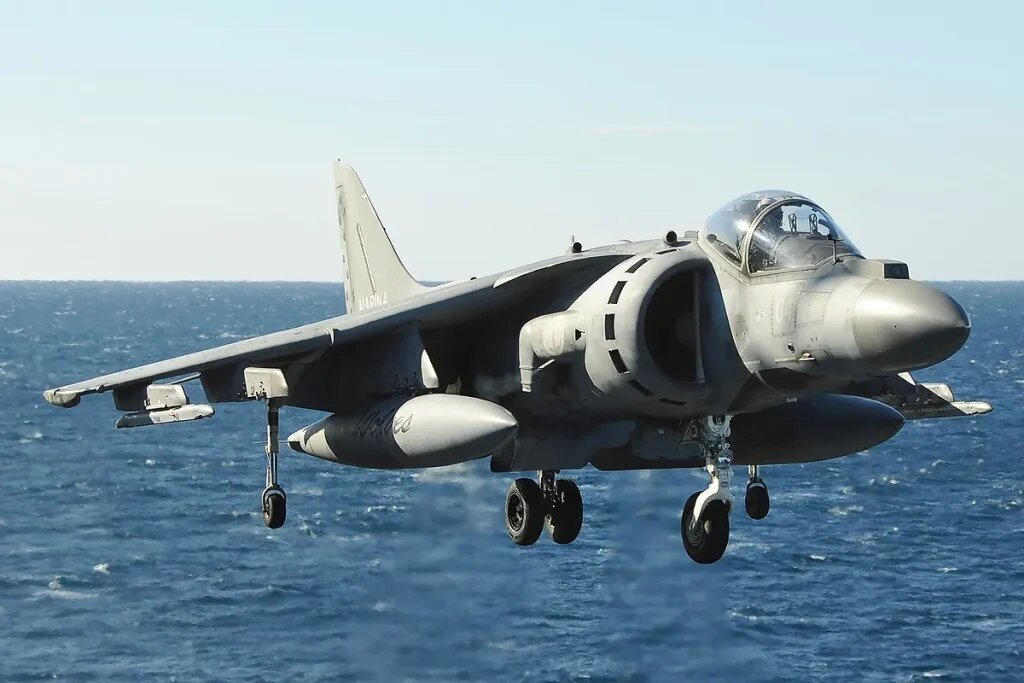 افسانه‌ای ای‌وی-۸بی هریر (AV-8B Harrier)