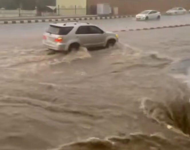 تصاویر آخرالزمانی از سیل در عربستان را ببینید!