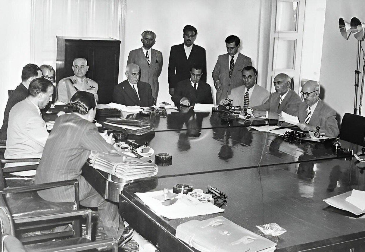 وقتی کمونیست‌ها بانکدار شدند؛ داستان خواندنی تاسیس 2 بانک ایرانی!