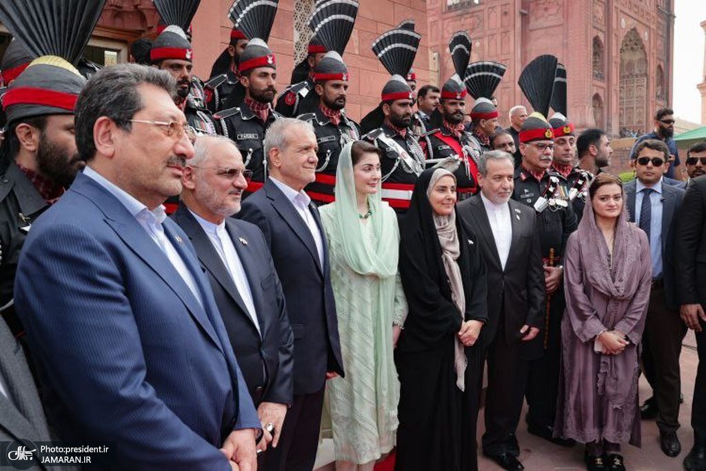 عکس مقام های کشور ایران و پاکستان در لاهور