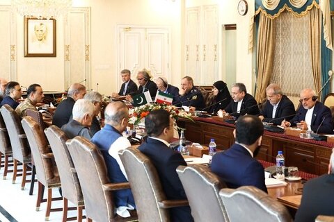 گفت‌وگوی پزشکیان و شهباز شریف: تجارت ایران و پاکستان ۱۰ میلیارد دلاری می ‌شود