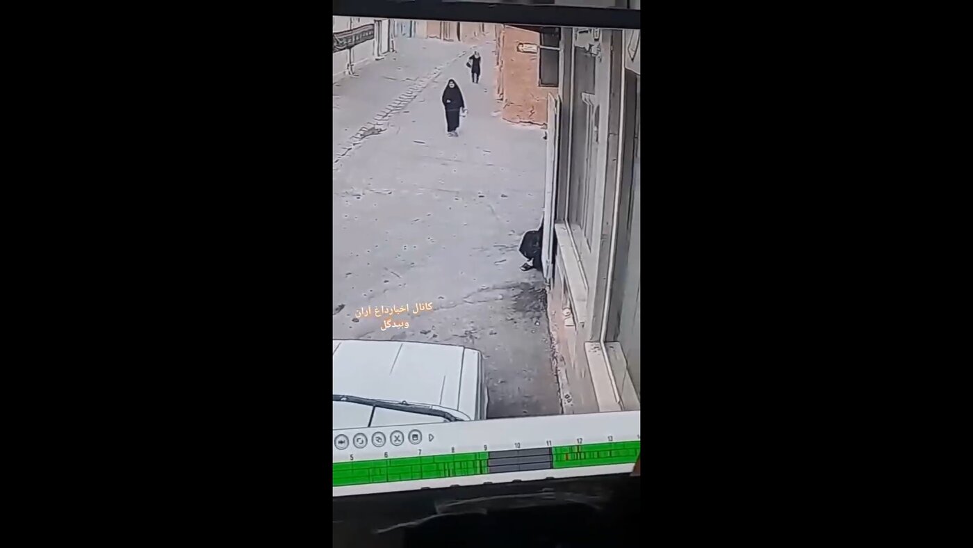 سقوط ناگهانی بنای قدیمی جان یک رهگذر زن را گرفت +ویدیو