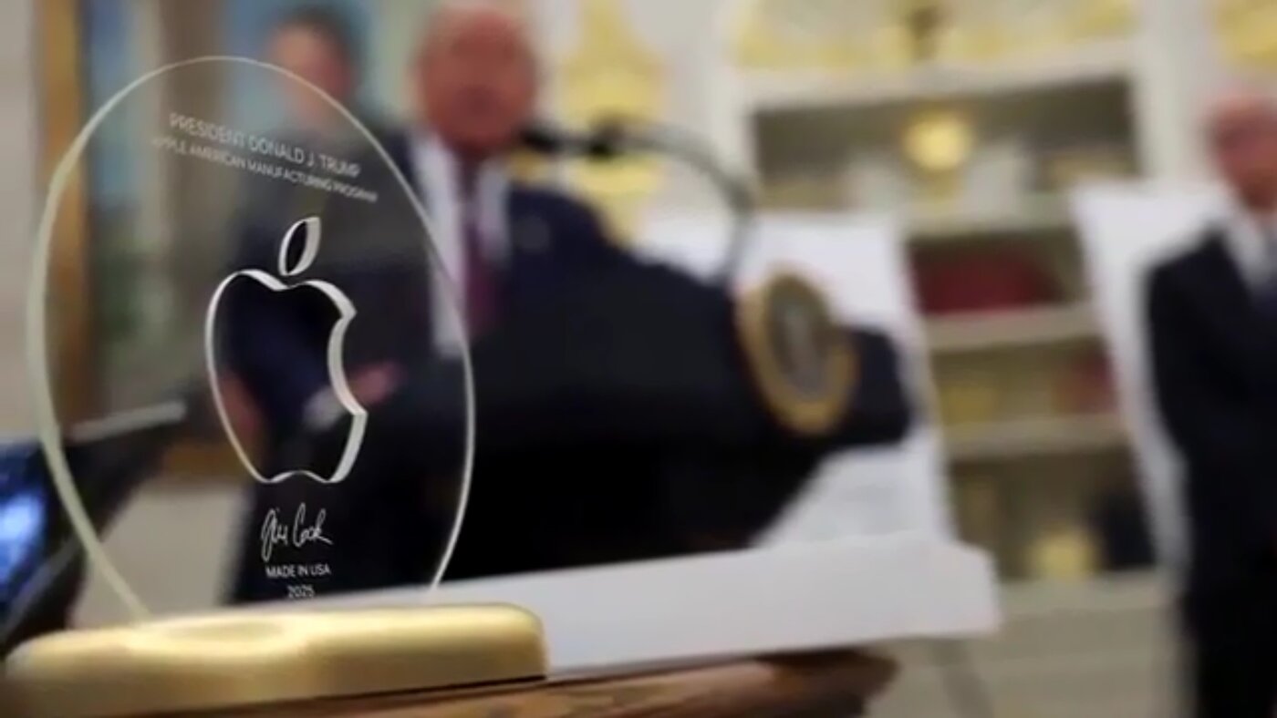 کادوی جالب مدیرعامل اپل دونالد ترامپ را غافلگیر کرد +ویدیو