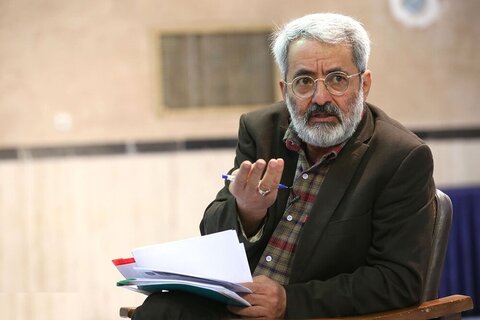 فعال اصول‌گرا: جبهه پایداری همواره دنبال کسب قدرت و تخریب دیگران برای سهم‌خواهی بوده
