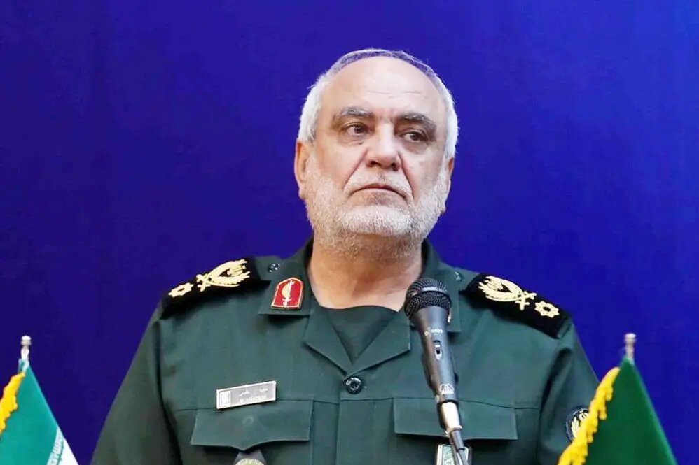 انتقاد از رئیس اطلاعات سپاه درباره کنترل فضای مجازی/ مشکل این ساختار نداشتن پیام است