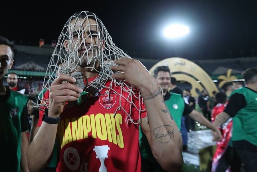 شاهرخ بیانی: ۴۰۰۰۰۰۰۰۰۰۰ تومان؟ مگر آل‌کثیر مارادوناست؟